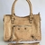 A bolsa Zara, com design sofisticado, é uma peça de luxo que combina elegância e funcionalidade. Feita com couro legítimo de alta qualidade, essa bolsa apresenta um acabamento impecável que ressalta a sua durabilidade e resistência. Seu design sofisticado