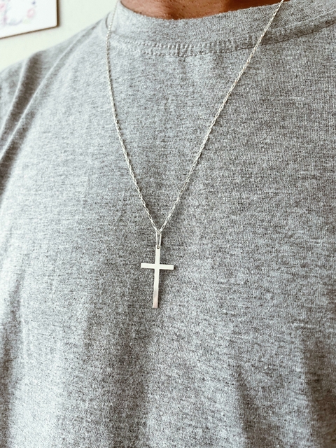 Gargantilha cartier com cruz