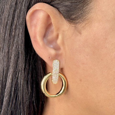 Brinco pendente circulo zirconia