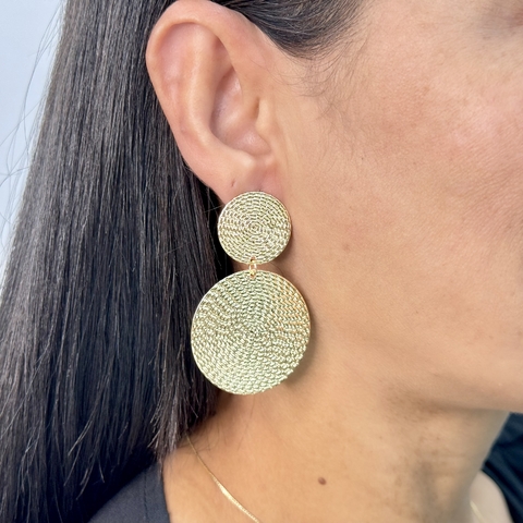 Brinco feminino redondo texturizado G