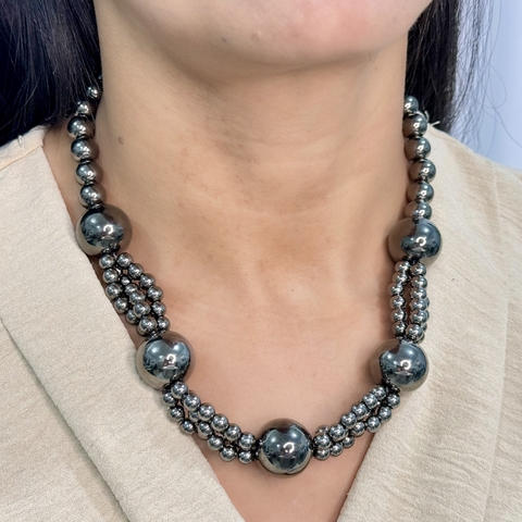 Colar de bola metalizada ródio negro