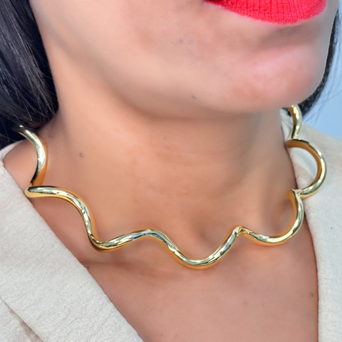 Colar choker ondulado folheado