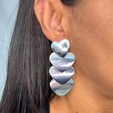 Brinco feminino prata coração cascata