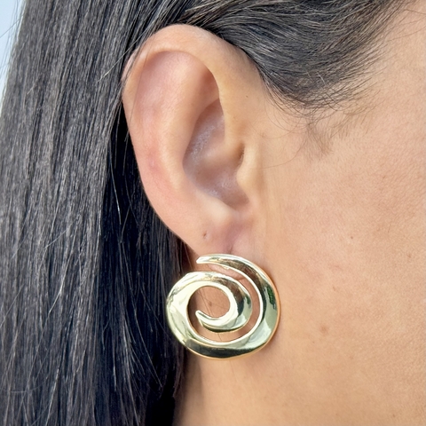 Brinco feminino orgânico caracol folheado