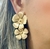 Brinco feminino flor dupla