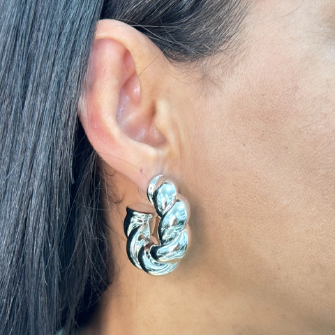 Brinco argola feminino torcido M