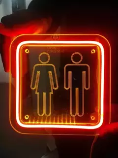 Pareja baños grabado y neon led