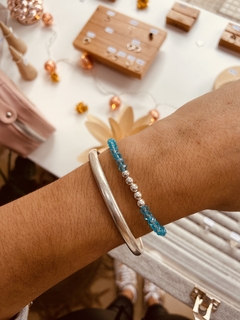 PULSERA PIEDRITAS PLATA ELÁSTICA CELESTE