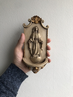 Pia de água benta - Nossa Senhora das Graças