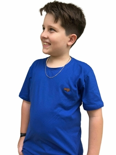Camisetas tradicionais lisas (cores variadas) na internet