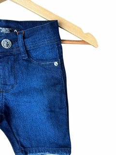 Bermuda jeans azul escuro lixada - comprar online