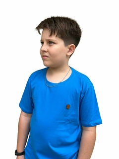 Camiseta azul claro tradicional