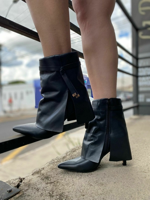 Bota Couro Soft Preto Cano Médio Capa Degalls