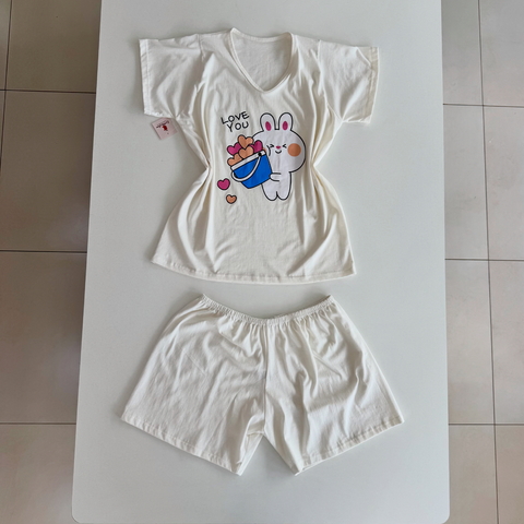 Pijama Feminino Curto Coelhinho – Off-White com Estampa Fofa - comprar online