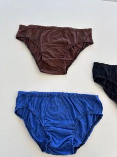 Imagem do Kit com 3 Cuecas Slip GG (preta, azul e marrom)