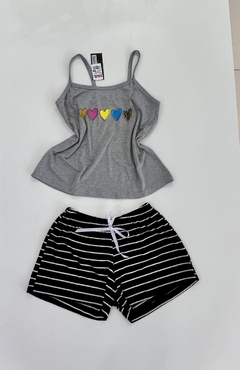 Conjunto Pijama Feminino Corações e Listras - Conforto com um toque de charme na internet