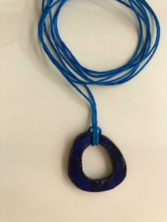Collar azul