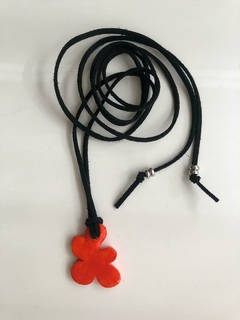 Collar irregular naranja