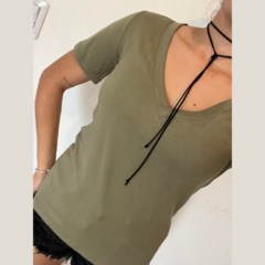 Remera cuello V