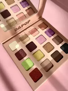 Paleta Euphoria con espejo – DAPOP