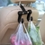 Gancho Doble para Butaca de Auto – Soporte para Bolsos y Mochilas