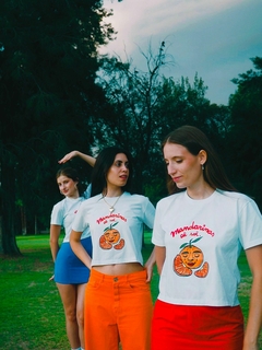 Crop top mandarinas al sol en internet