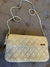 Bolsa Off White Verniz Glossy Matelassê Alça Transversal