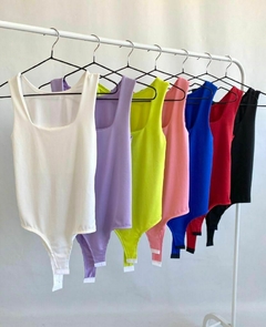 Body musculosa cuello cuadrado