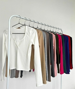 Remera escote v - comprar online
