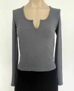 Remera escote v en internet