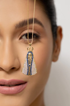 Colar nossa senhora aparecida cravejado zirconia cristal e azul