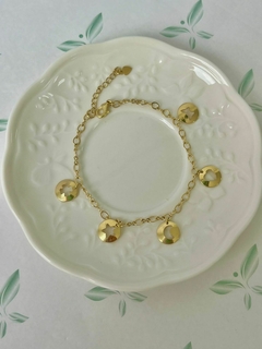 Pulseira Medalhas Vazadas Lua Estrela Coração Borboleta Trevo