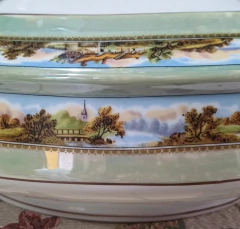 Guisera en Porcela Checa - La Vittoria Antiques