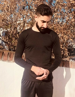 Remera Térmica Negra en internet