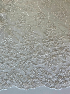 Renda bordada off white 1,30x1,00
