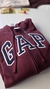 Campera Gap bordo - comprar online