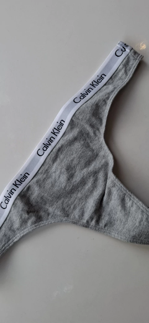 Less Calvin Klein - comprar online