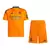 Kit infantil do Real Madrid II 24/25 na cor laranja, composto por camiseta e short.