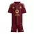 Kit infantil de futebol Roma I 24/25 da Adidas na cor vinho, com detalhes em dourado e logotipo da equipe.