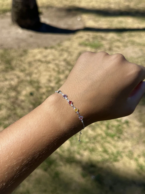Pulseira corações coloridos