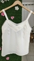 Blusa com detalhes no colo