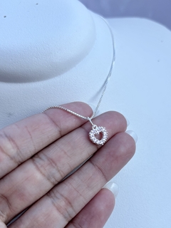 Colar Coração Cravejado Rosa Claro