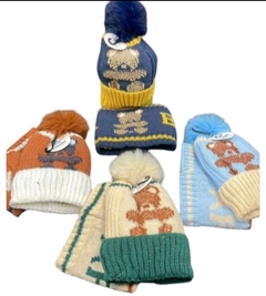 GORRO CON CUELLO BEBE CHIPORRO