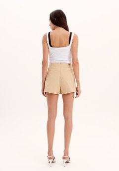 Short Saia - My Favorite Things na internet