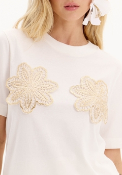 T-shirt Cuta com Bordado - Lança Perfume na internet