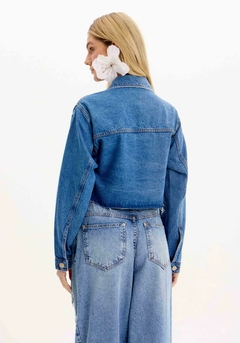 Jaqueta Cropped com Aplicação - Lança Perfume na internet