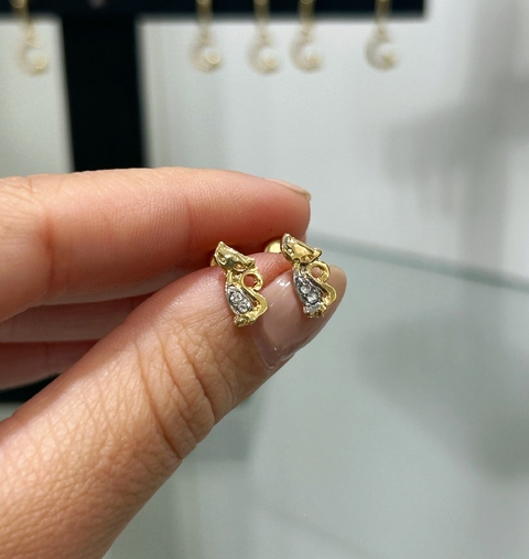 Abridor Gata dorada bañado en oro