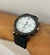 Reloj Alan negro fondo blanco