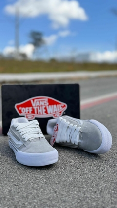 Vans KNU Color Gris