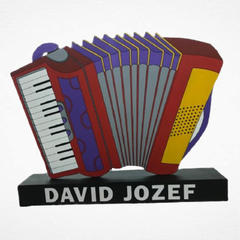 FIGURA GRANDE ACORDEON